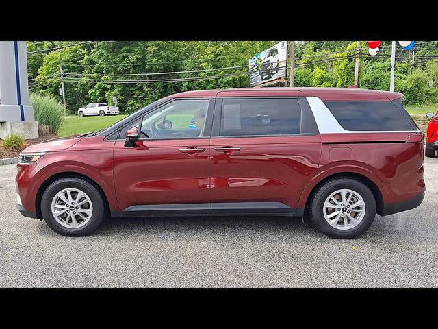 Used 2024 Kia Carnival LX FWD image 5