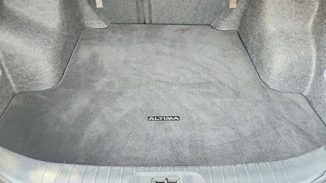 Used 2024 Nissan Altima 2.5 SV FWD image 27