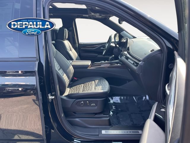 Used 2024 Cadillac Escalade Sport Platinum w/ LPO, ONYX Package AWD/4WD image 19