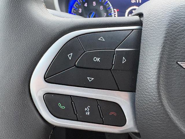 Used 2024 Chrysler Pacifica Touring-L image 16