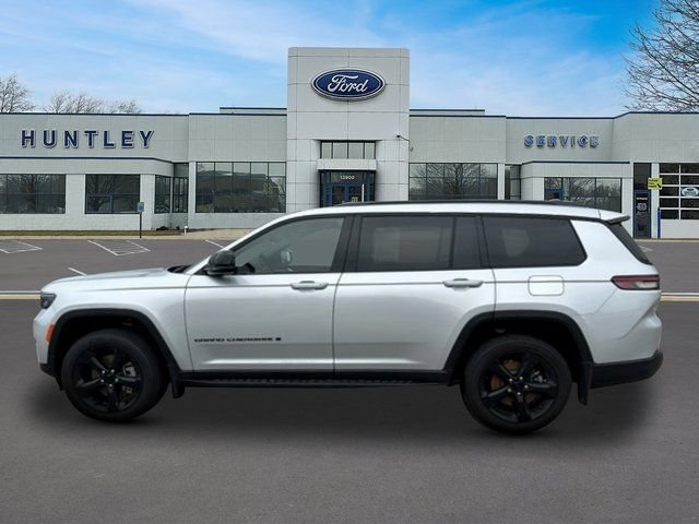 Used 2025 Jeep Grand Cherokee L Altitude AWD/4WD image 6