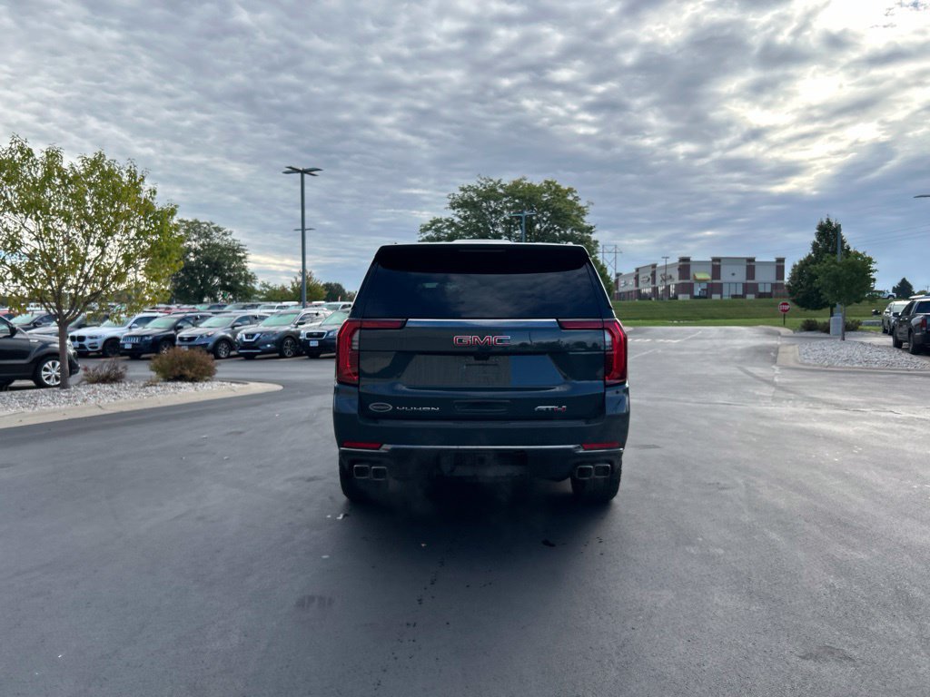 Used 2026 GMC Yukon AT4 w/ Premium Trailering Package AWD/4WD image 7