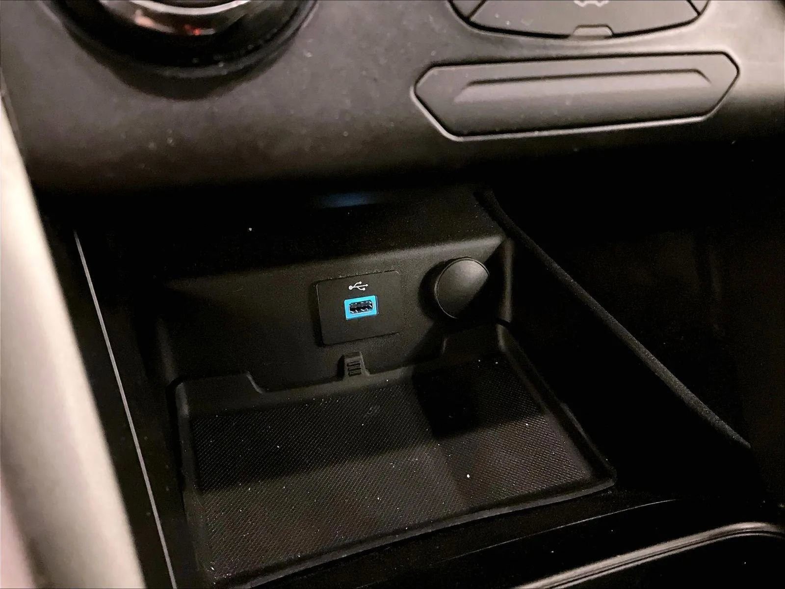 Certified 2018 Ford Fusion SE FWD image 31