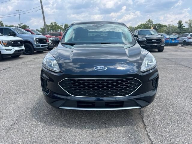 Certified 2021 Ford Escape SE w/ Cold Weather Package AWD/4WD image 2