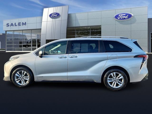 Used 2021 Toyota Sienna Limited image 5