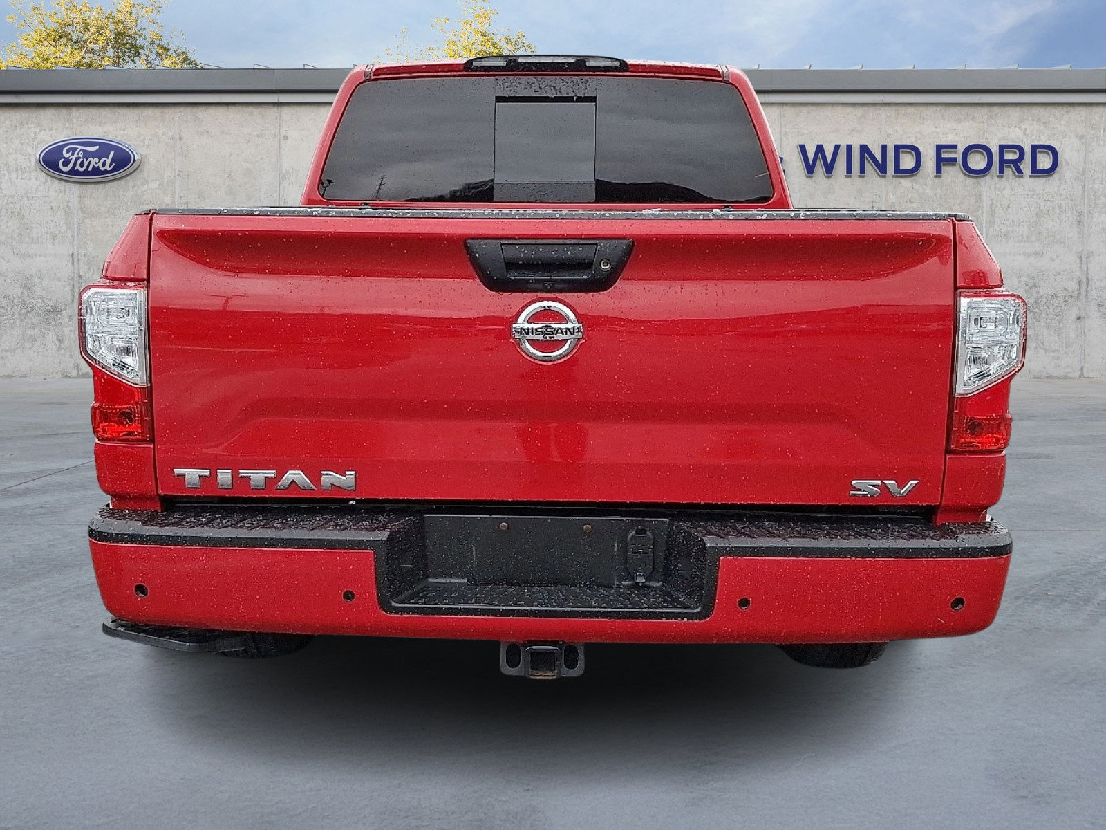 Used 2020 Nissan Titan SV w/ SV Convenience Package image 3