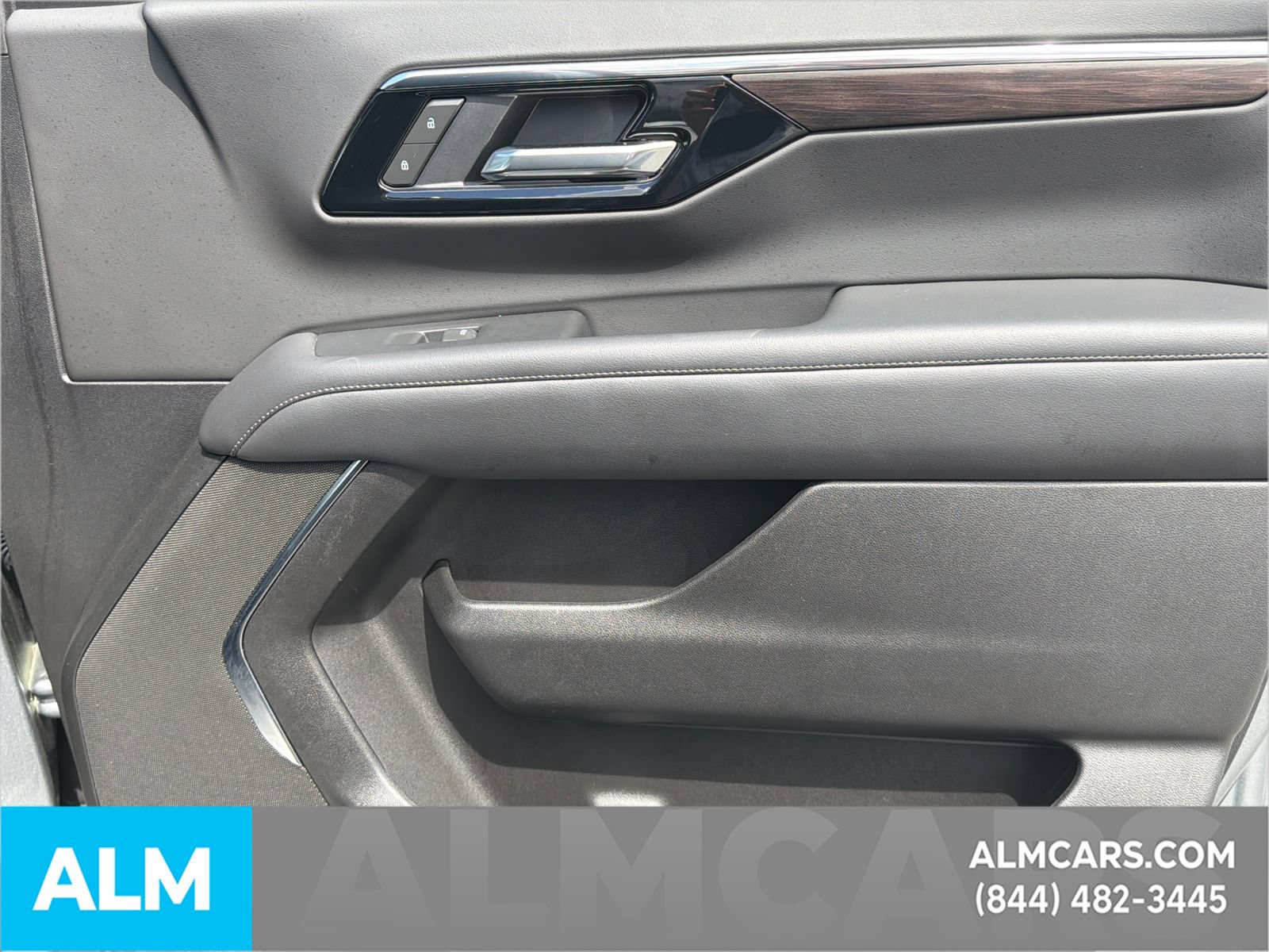 Used 2025 Chevrolet Tahoe LT AWD/4WD image 16