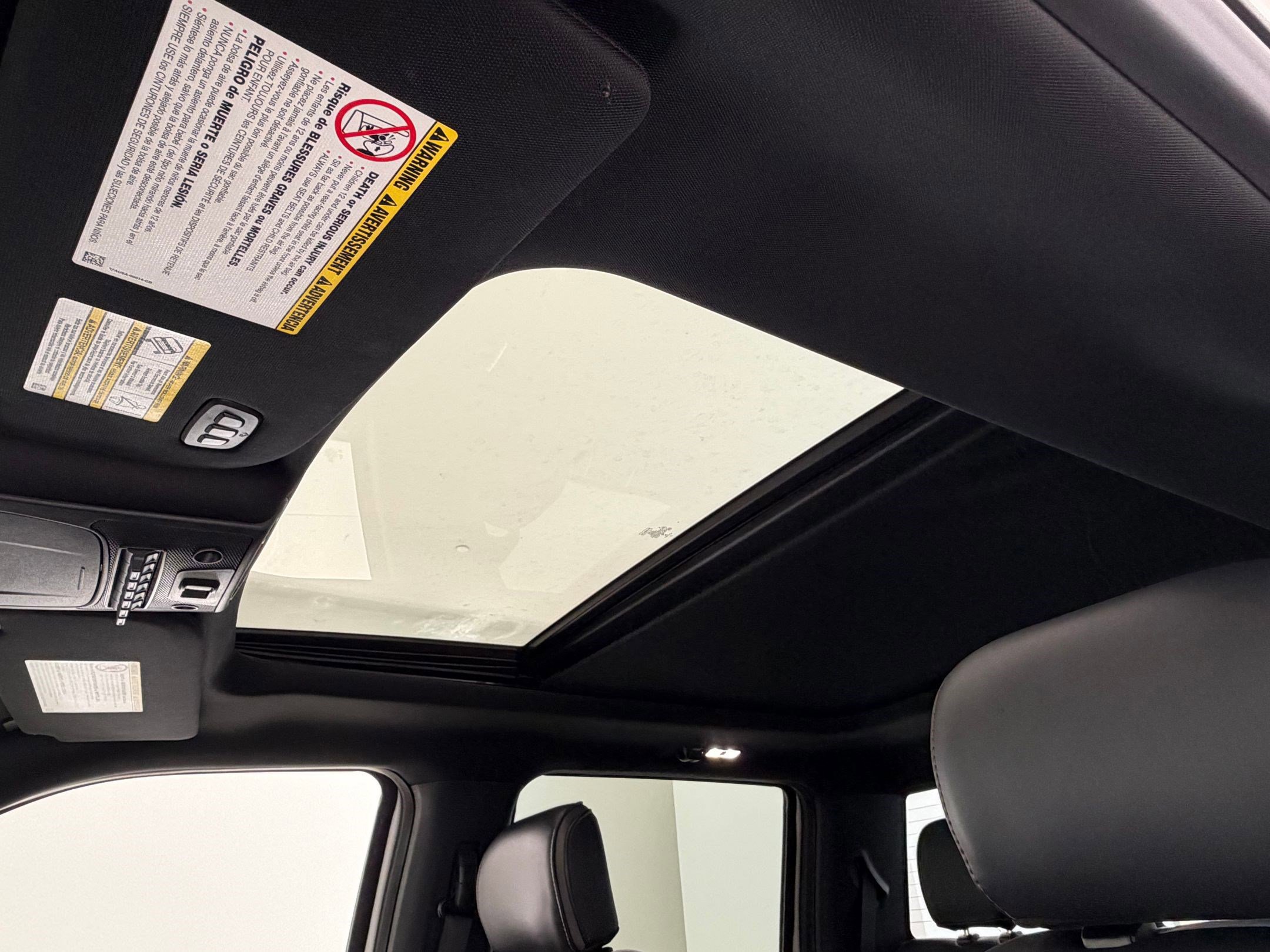 Certified 2022 Ford F450 Platinum w/ FX4 Off-Road Package image 18