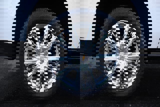 Used 2021 Chevrolet Suburban High Country image 17