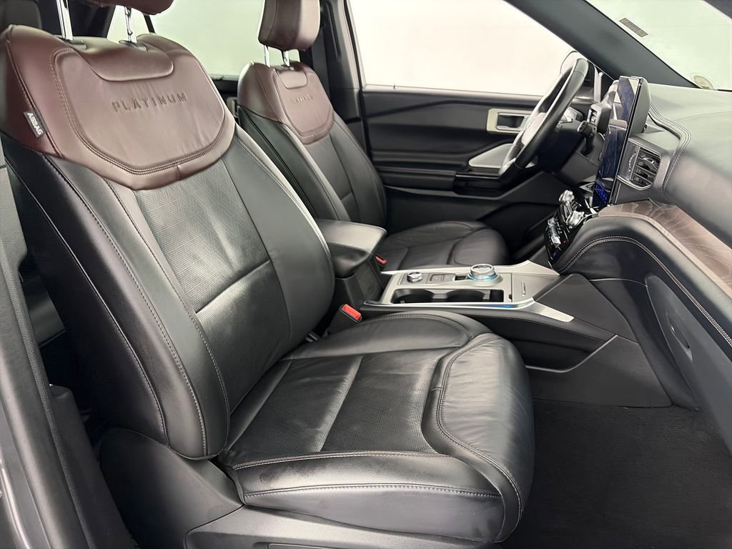 Certified 2023 Ford Explorer Platinum w/ Technology Package AWD/4WD image 32