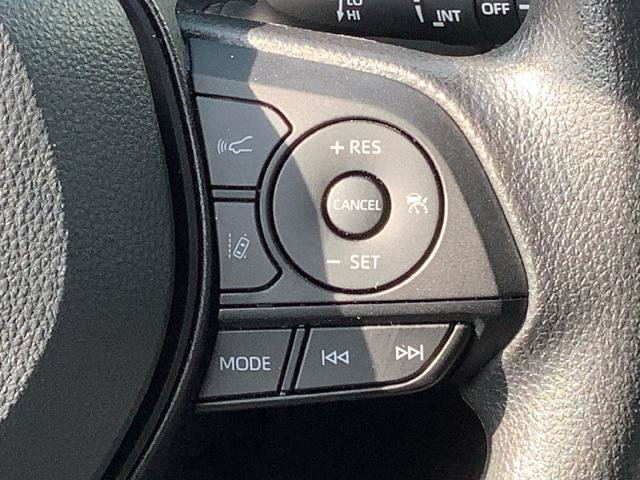 Used 2025 Toyota RAV4 XLE AWD/4WD image 16