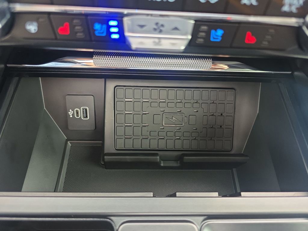 Certified 2025 Ford F150 Platinum w/ Equipment Group 702A High AWD/4WD image 46