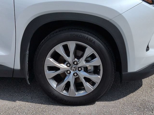 Used 2024 Toyota Grand Highlander Limited FWD image 11