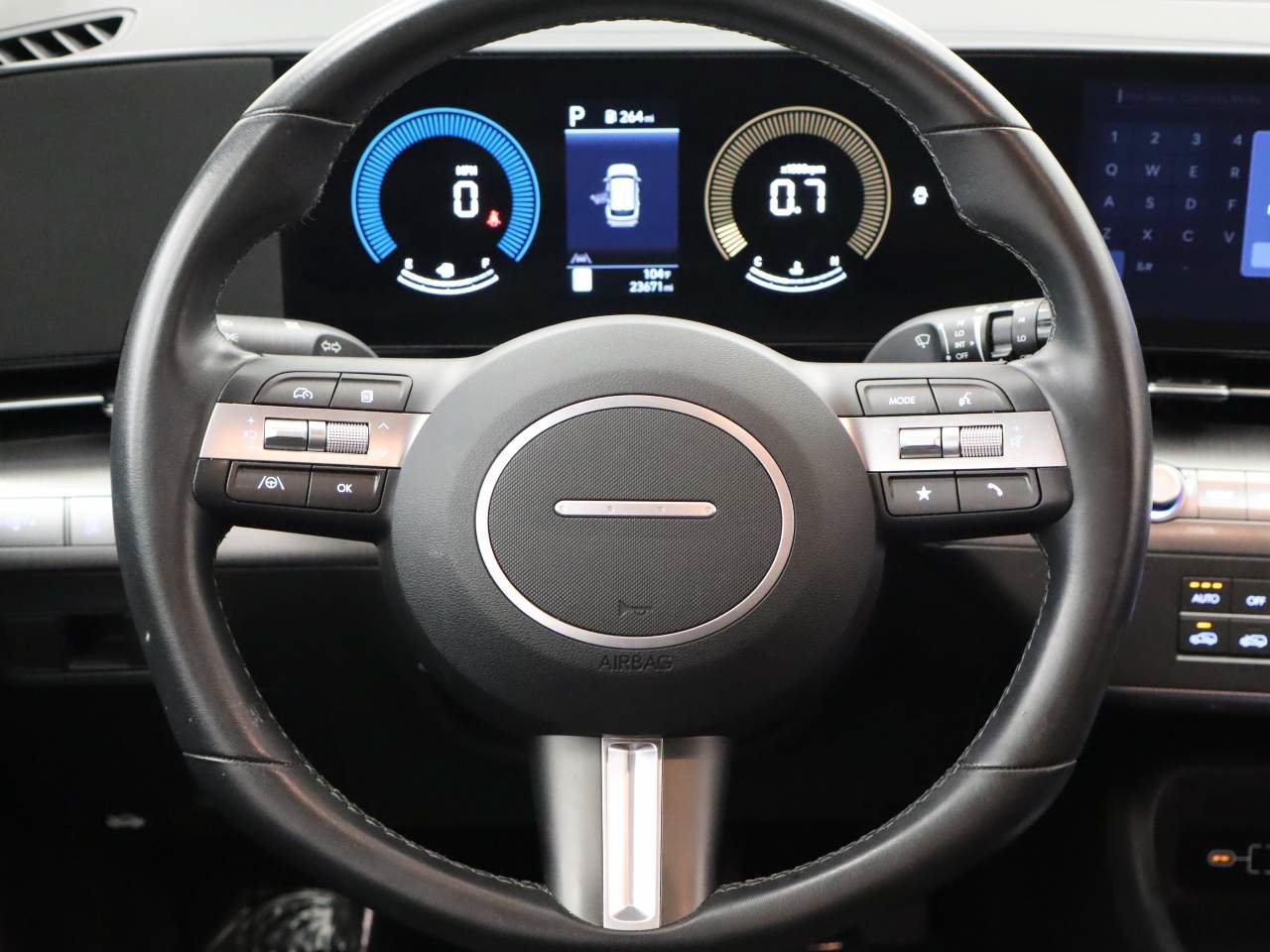 Used 2025 Hyundai Kona SEL FWD image 13