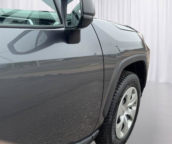 Used 2019 Toyota RAV4 LE AWD/4WD image 12