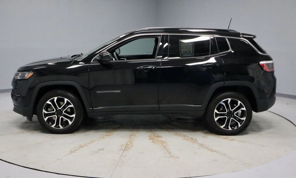 Used 2023 Jeep Compass Limited AWD/4WD image 2
