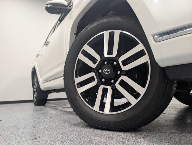 Used 2023 Toyota 4Runner Limited AWD/4WD image 3