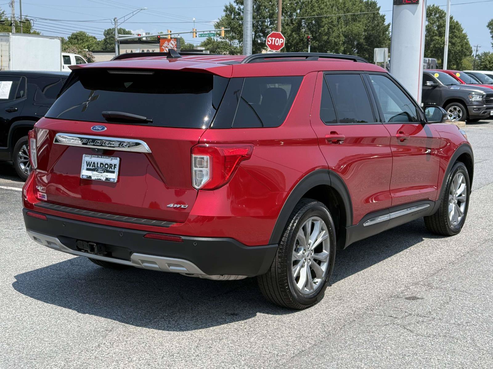 Certified 2024 Ford Explorer XLT w/ Equipment Group 202A AWD/4WD image 2
