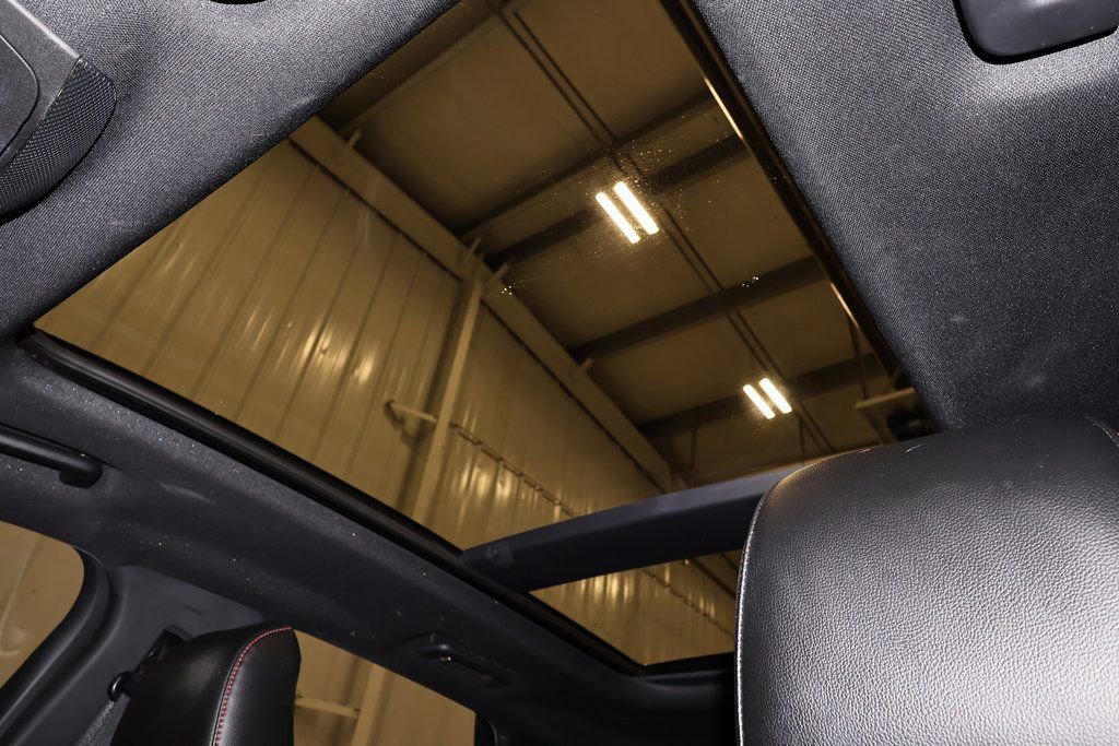 Certified 2023 Ford Edge ST-Line image 37