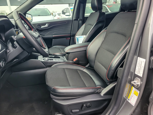 Certified 2025 Ford Escape ST-Line image 10