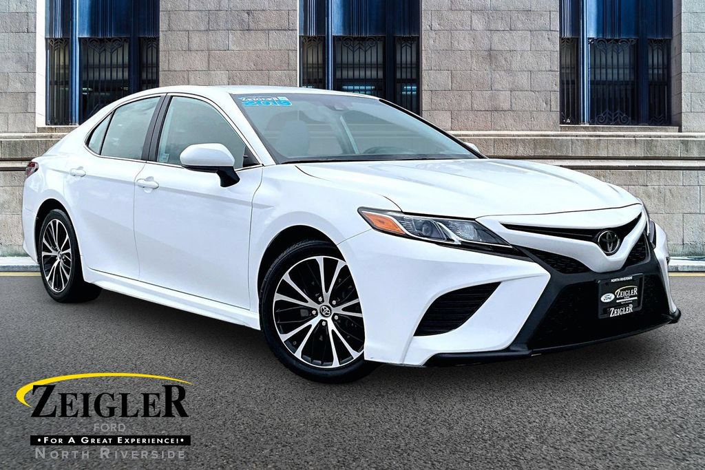 Used 2019 Toyota Camry SE FWD image 1