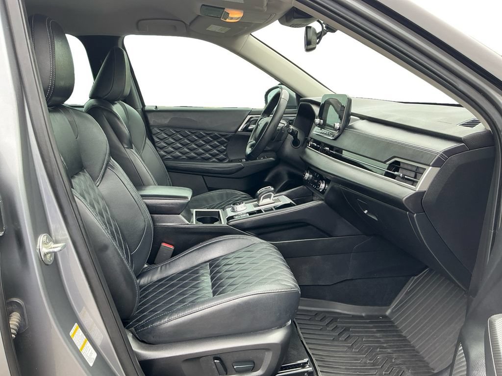 Used 2023 Mitsubishi Outlander SEL FWD image 22