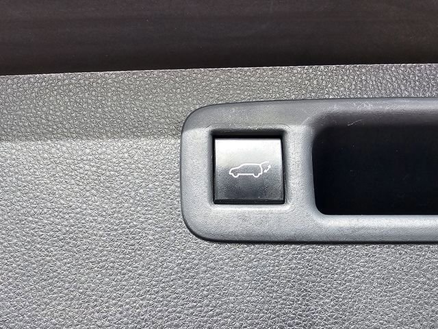 Used 2021 Toyota Highlander XLE image 31