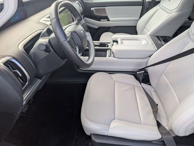 Certified 2025 Ford Expedition Platinum AWD/4WD image 12