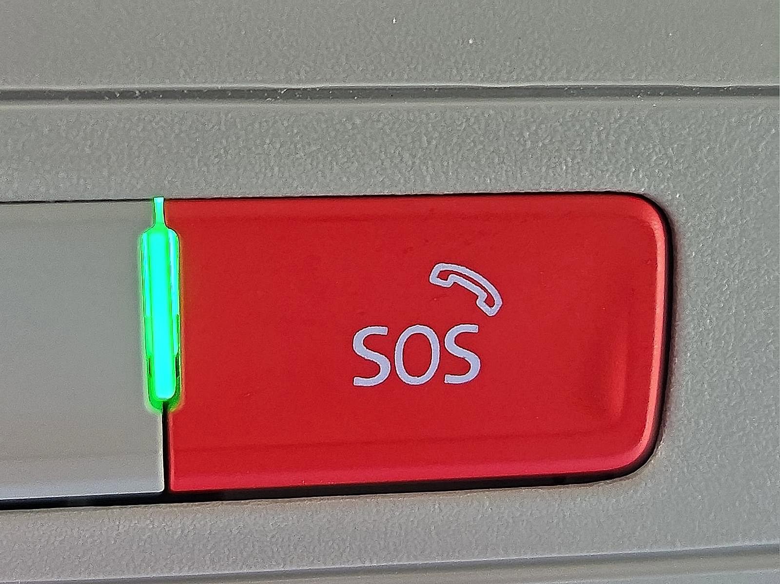 Used 2025 Volkswagen Taos SE image 21