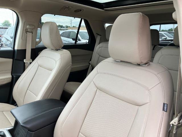 Certified 2024 Ford Explorer Limited w/ Limited Technology Package AWD/4WD image 30