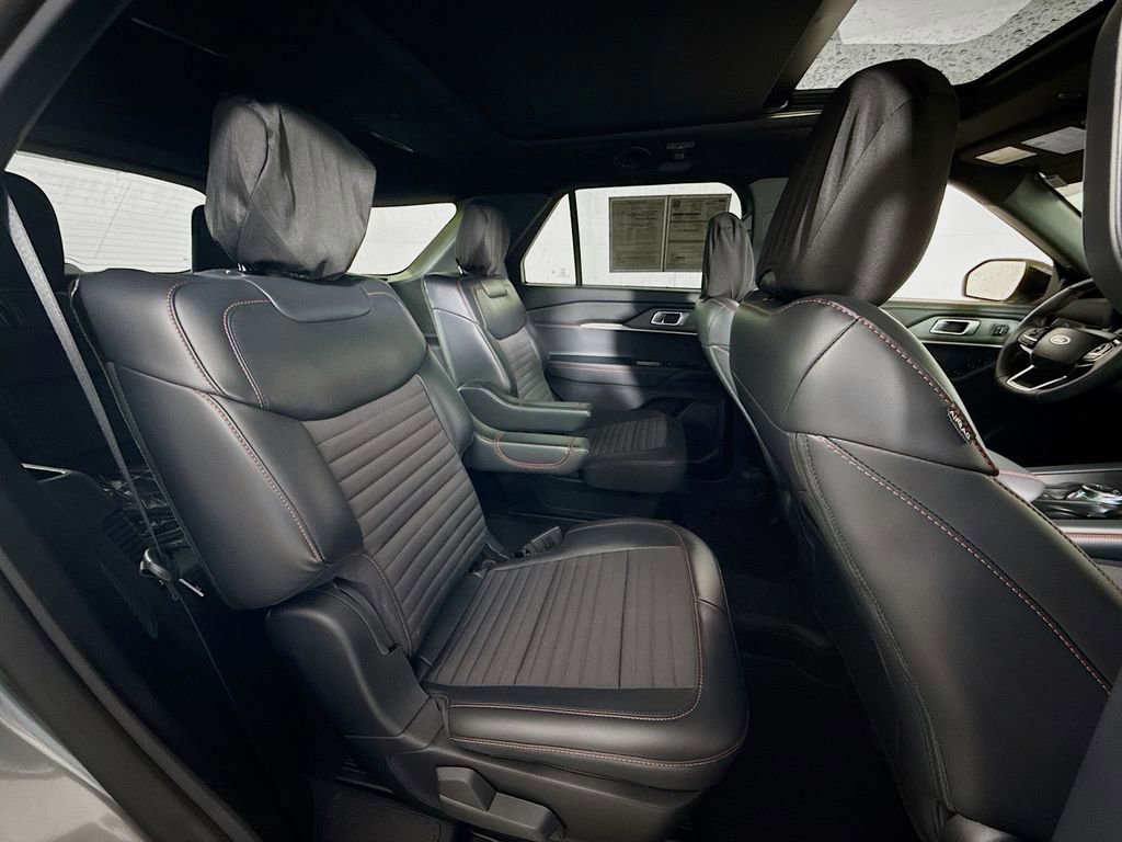 Certified 2025 Ford Explorer ST-Line w/ Premium Package image 30