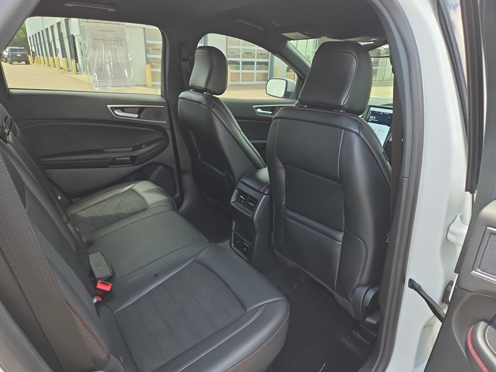 Certified 2024 Ford Edge ST-Line AWD/4WD image 14