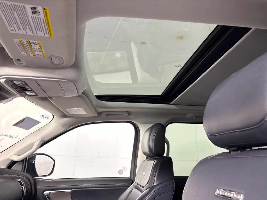 Certified 2025 Ford Expedition Platinum AWD/4WD image 36
