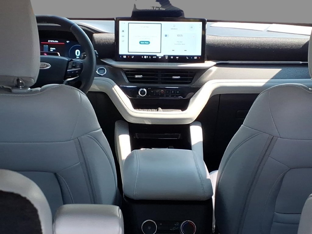 Certified 2025 Ford Explorer Platinum w/ LUX Leather Package AWD/4WD image 10
