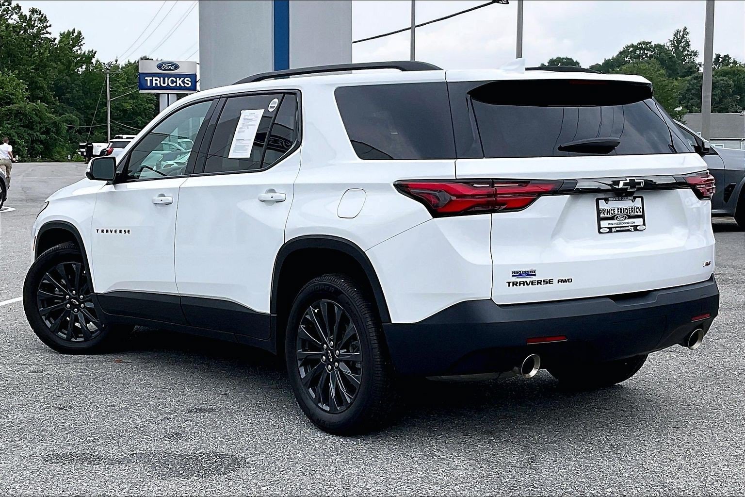 Used 2023 Chevrolet Traverse RS AWD/4WD image 10