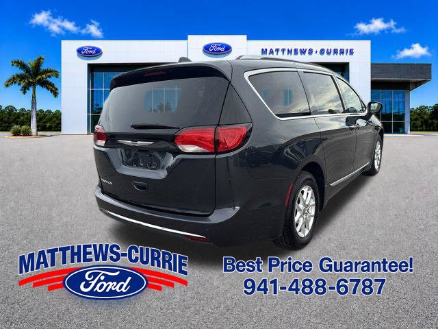 Used 2020 Chrysler Pacifica Touring-L FWD image 4