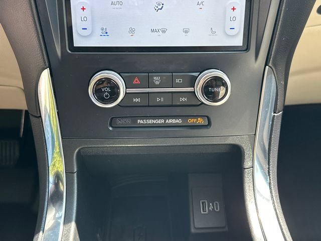 Certified 2024 Ford Edge Titanium w/ Equipment Group 301A AWD/4WD image 38