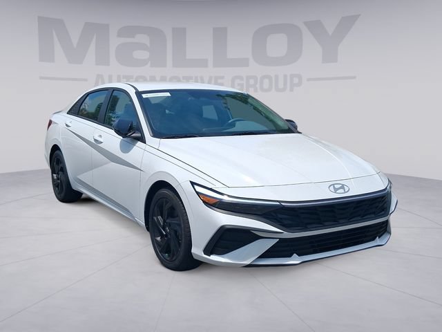 Used 2026 Hyundai Elantra Sport FWD image 7