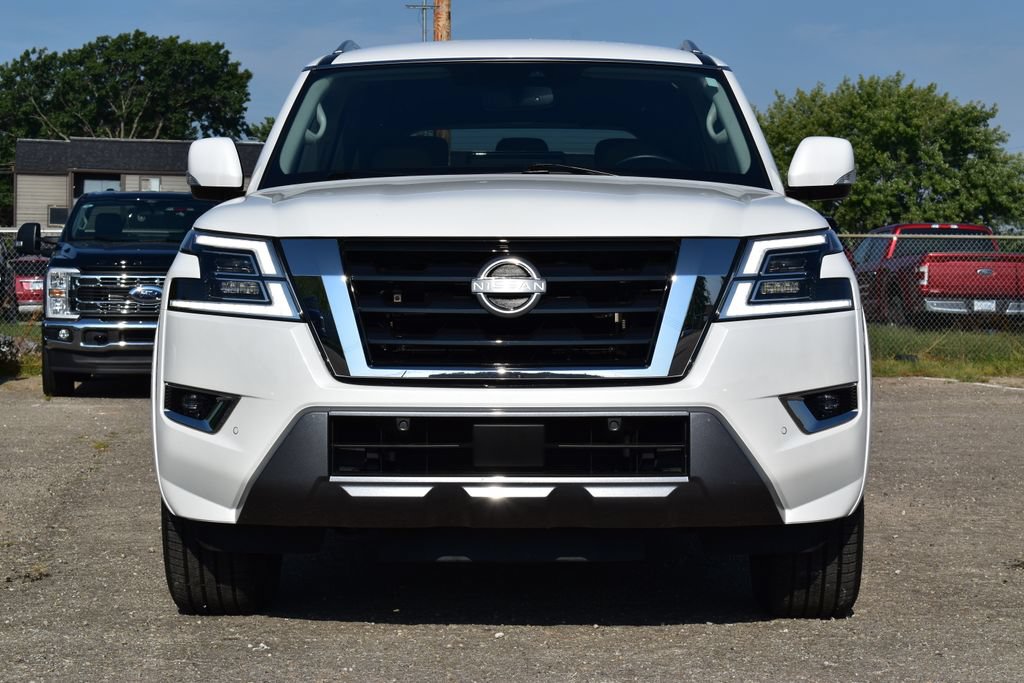 Used 2024 Nissan Armada SV w/ Cargo Package AWD/4WD image 2