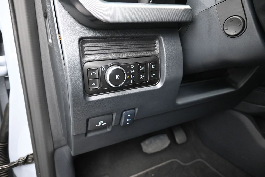 Certified 2026 Ford F250 Platinum AWD/4WD image 13