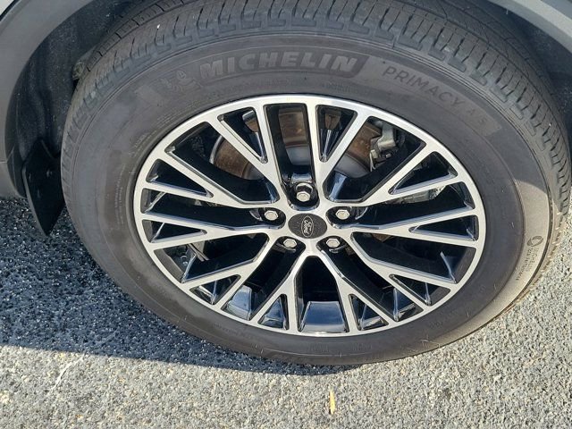 Certified 2024 Ford Escape SE FWD image 8