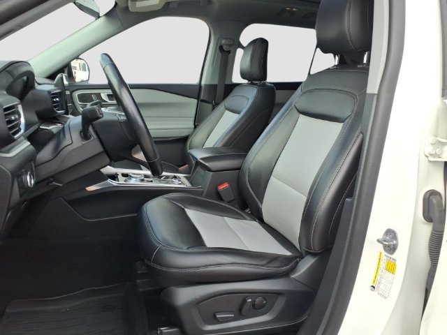Certified 2023 Ford Explorer XLT w/ Equipment Group 202A AWD/4WD image 19