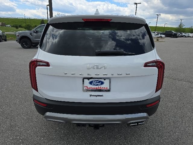Used 2022 Kia Telluride EX w/ EX Premium Package FWD image 4