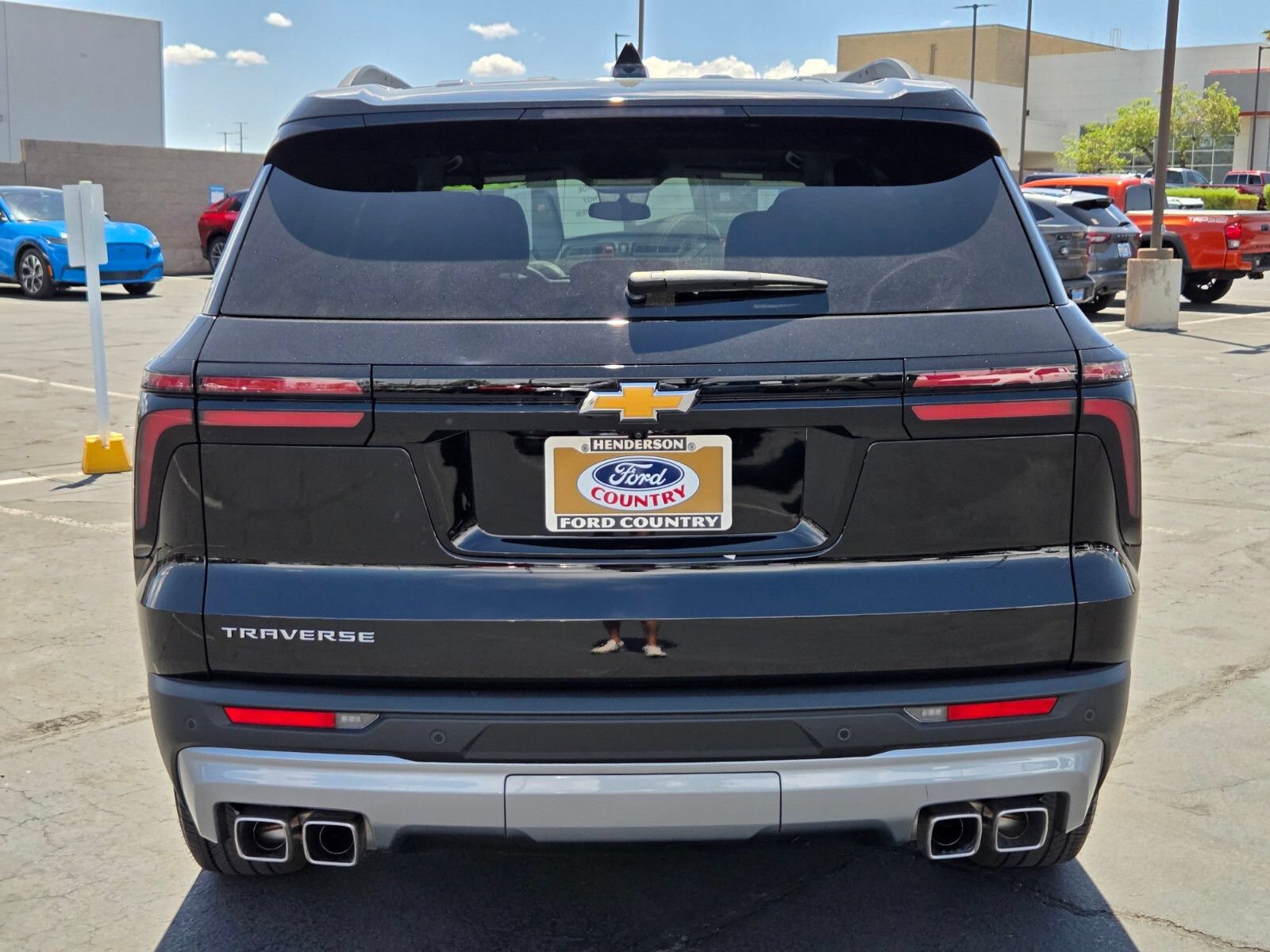 Used 2025 Chevrolet Traverse LT FWD image 5