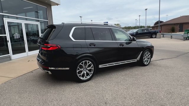 Used 2024 BMW X7 xDrive40i AWD/4WD image 9