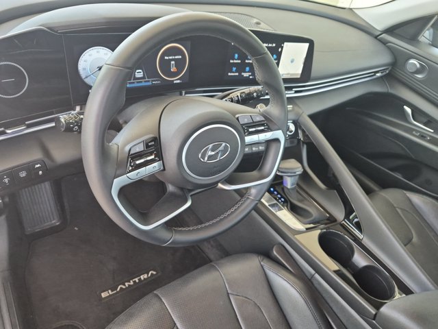 Used 2023 Hyundai Elantra Limited FWD image 17