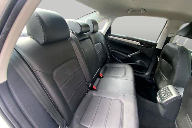 Used 2021 Volkswagen Passat 2.0T SE FWD image 20