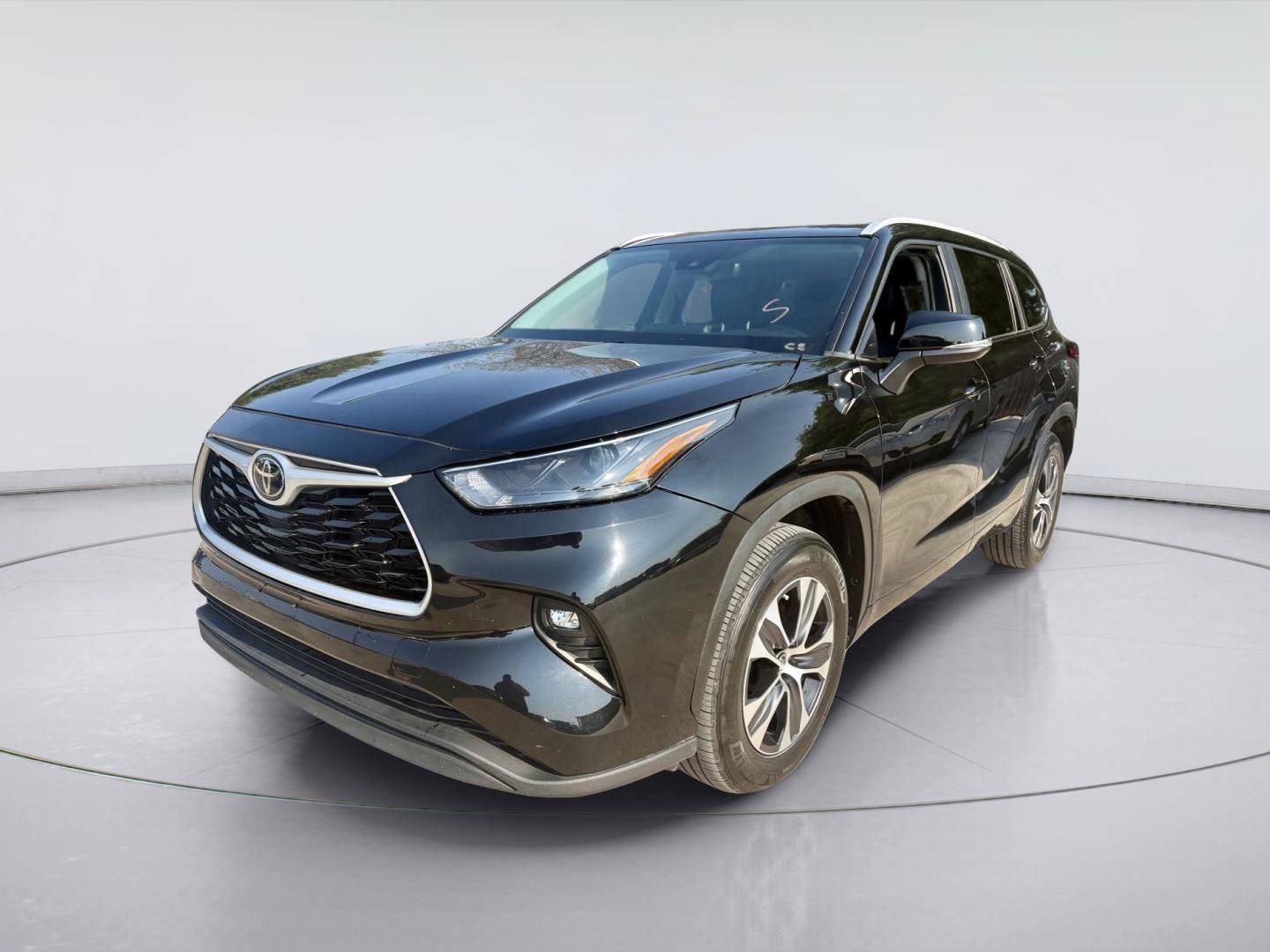 Used 2023 Toyota Highlander XLE FWD image 9