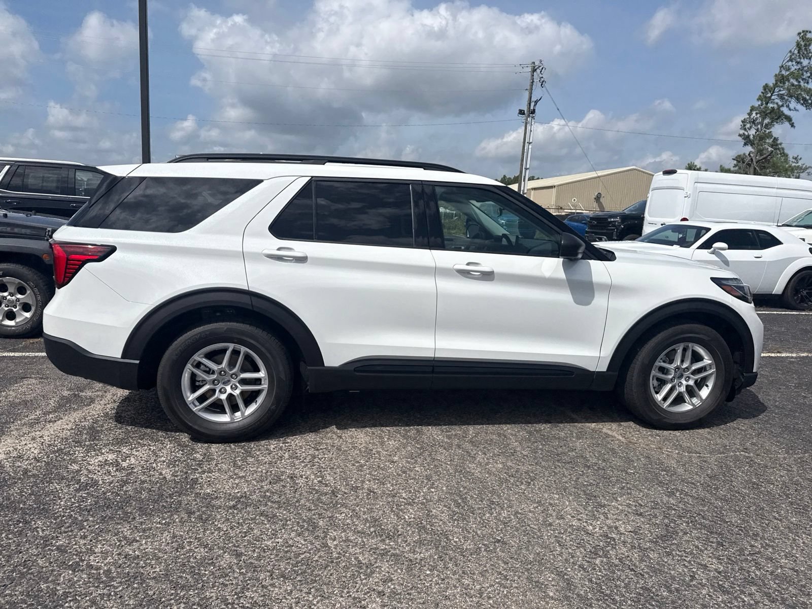 Certified 2026 Ford Explorer Active w/ Active Comfort Package RWD image 8