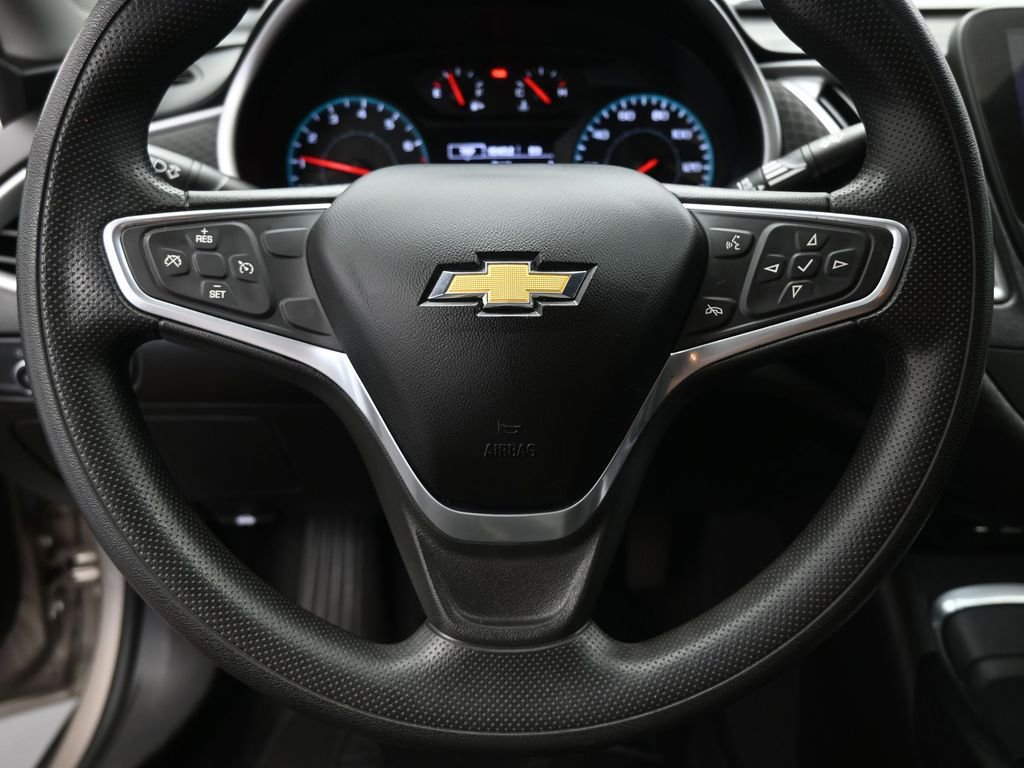 Used 2022 Chevrolet Malibu LT image 40